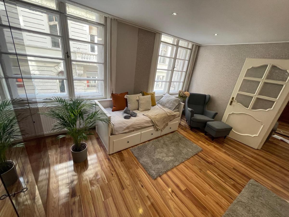 Vintage Home In The Heart Of The City Βουδαπέστη Εξωτερικό φωτογραφία